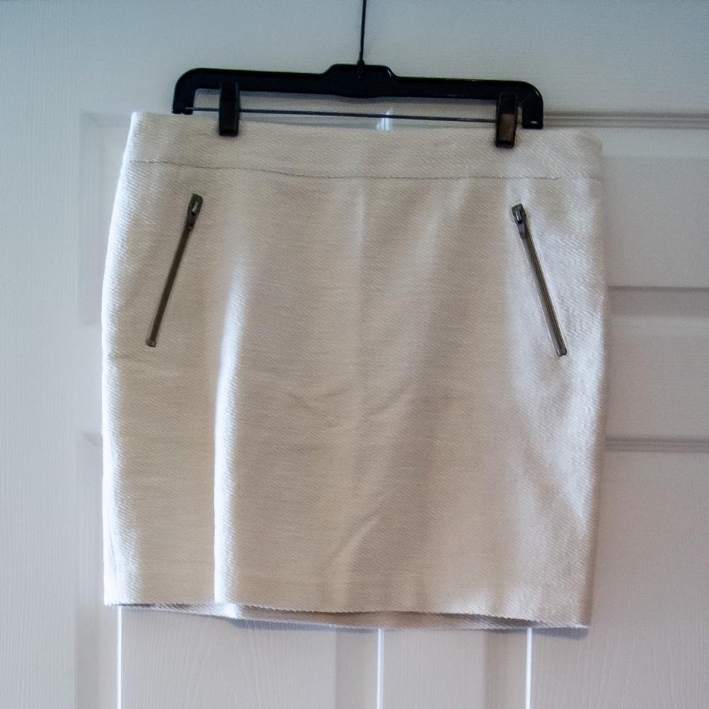 AT Cream Mini Skirt w/ Zip Accents